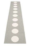 Picture of Grå Pappelina matta VERA Vanilla/Warm Grey 70 x 375 cm / 2 ¼' x 12 ¼'