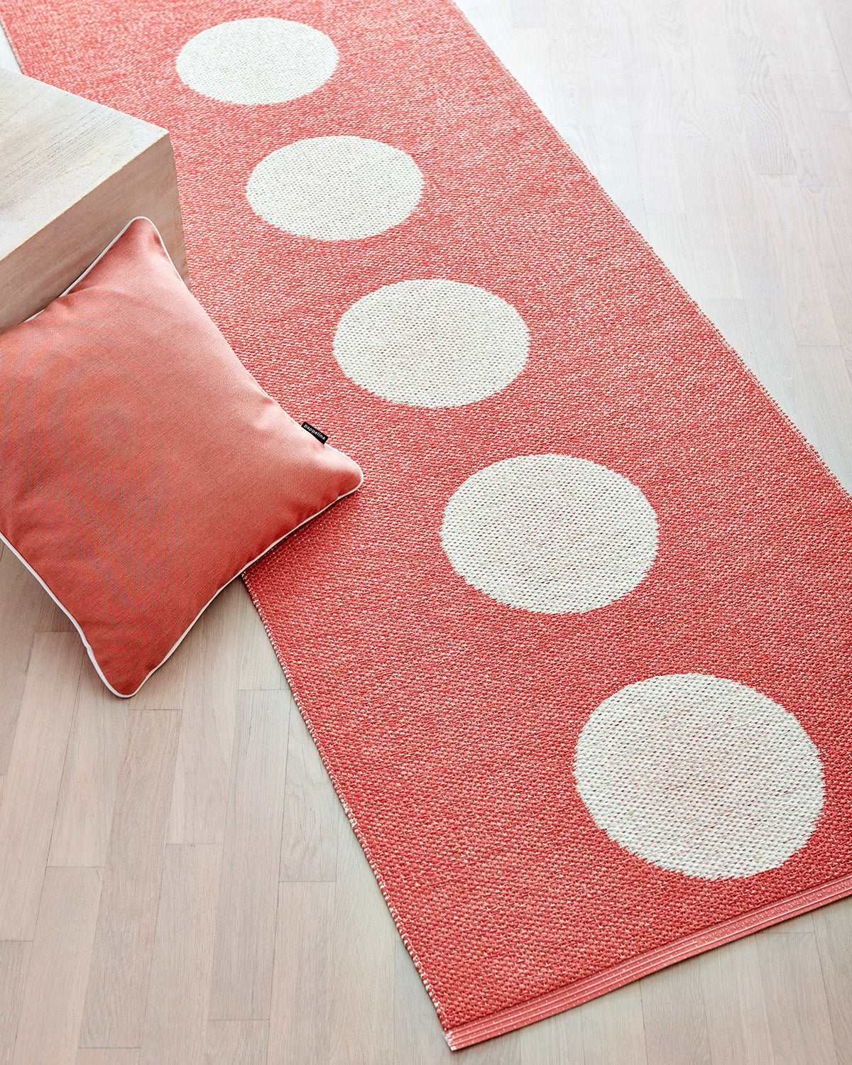 VERA Flamingo - Runner Rug – Pappelina