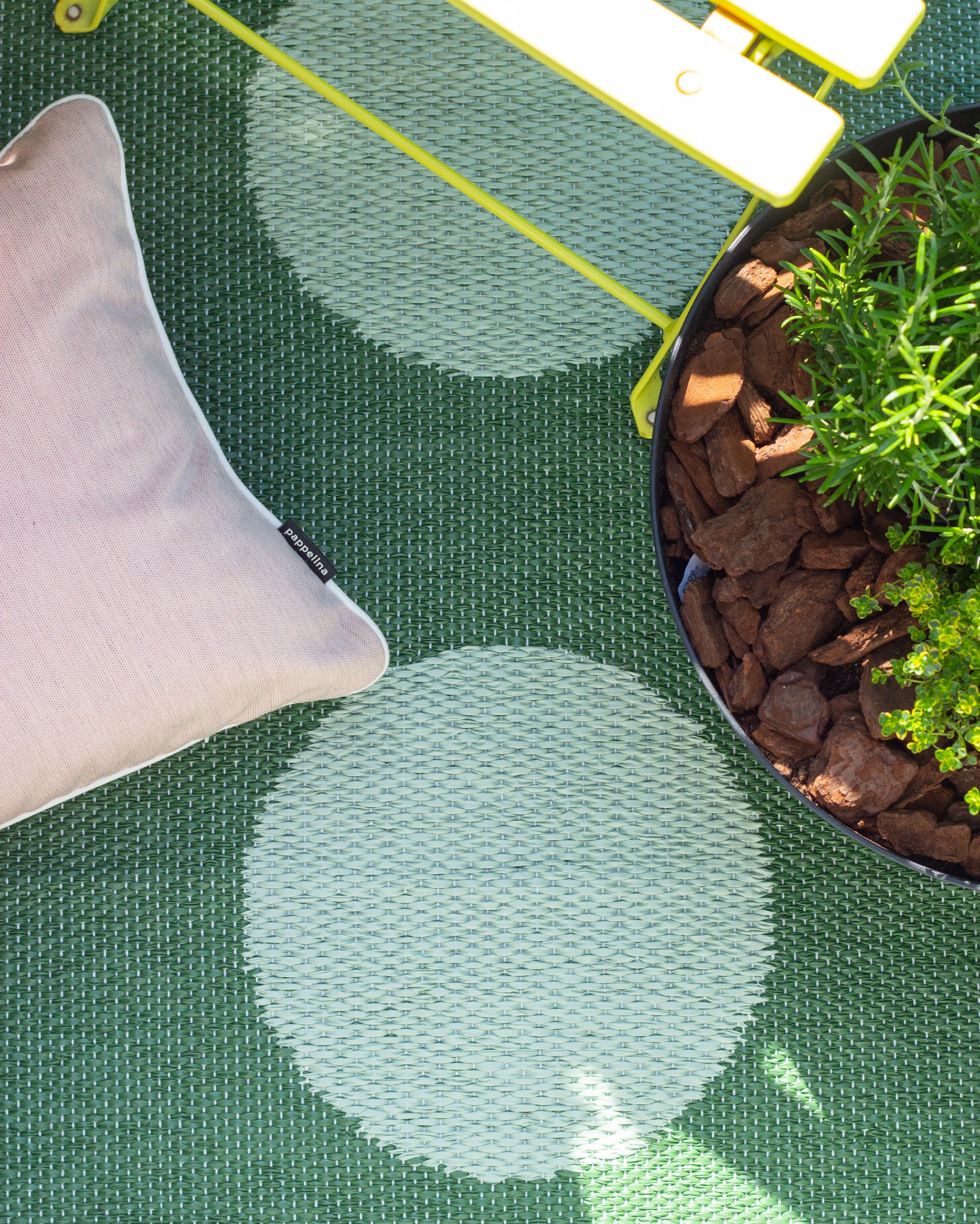 VERA POP Leaf - Runner Rug – Pappelina